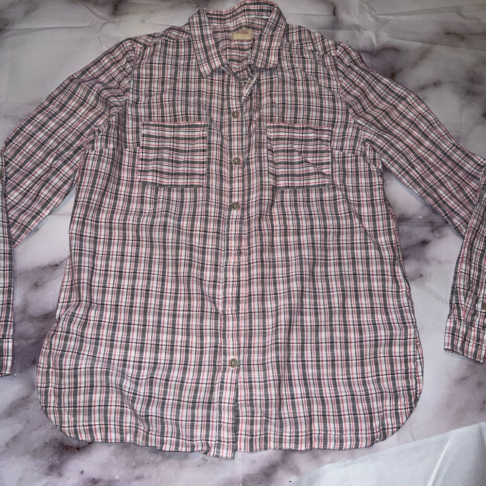 Boston trader woman’s plaid button down shirt